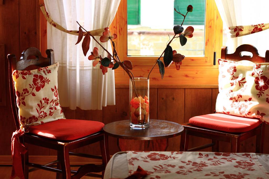 Hostal Escartin Сабиньяниго Экстерьер фото