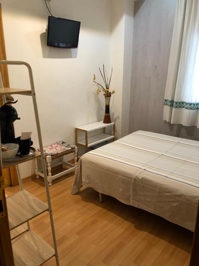 Hostal Escartin Сабиньяниго Экстерьер фото