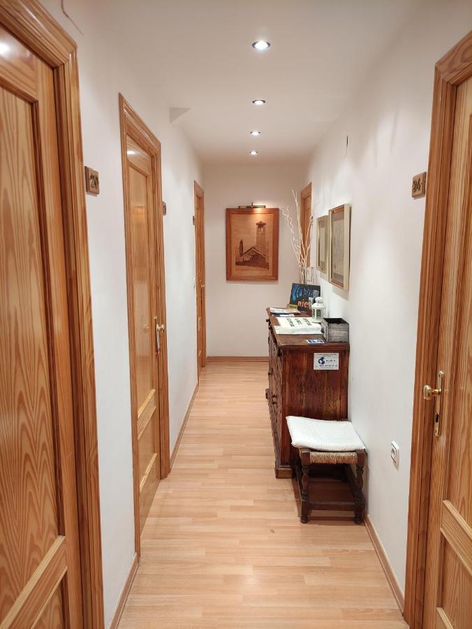 Hostal Escartin Сабиньяниго Экстерьер фото