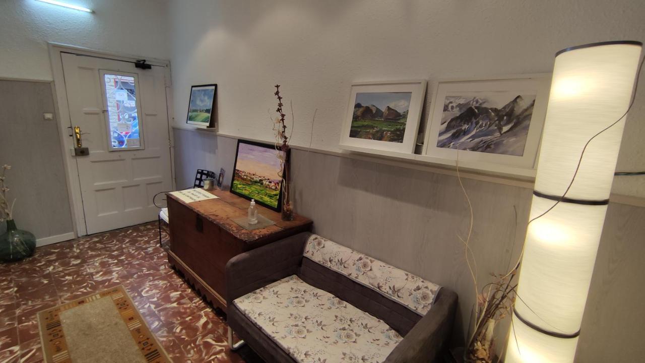 Hostal Escartin Сабиньяниго Экстерьер фото