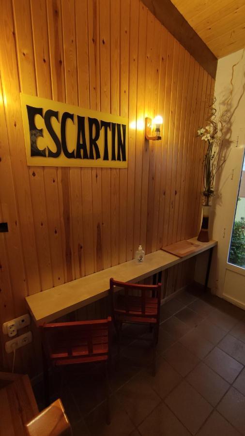 Hostal Escartin Сабиньяниго Экстерьер фото