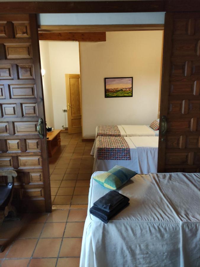 Hostal Escartin Сабиньяниго Экстерьер фото